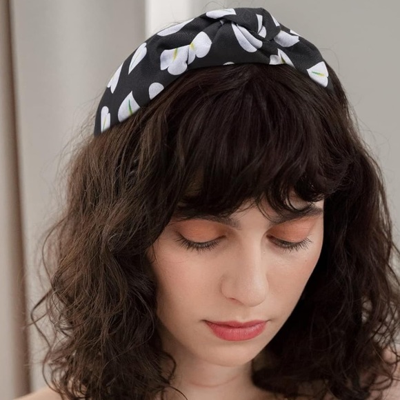 Black & White Leaf Pattern Top Knot Headband - Picture 4 of 10